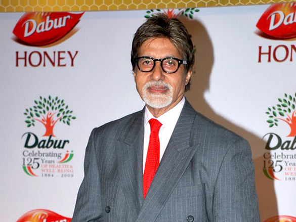 amitabh bachchan unveils dabur honey recipe book 4
