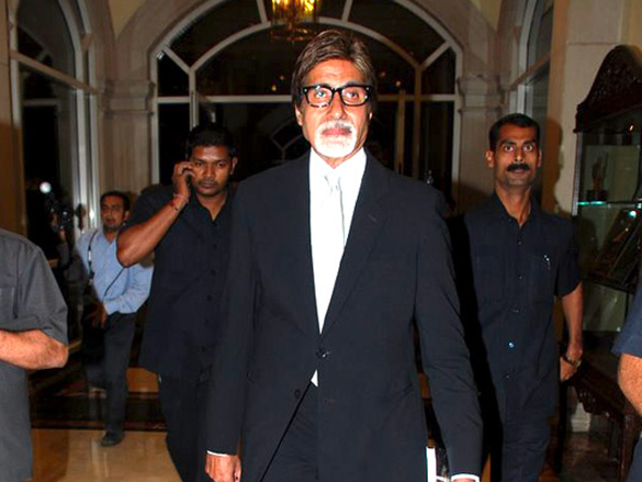 amitabh bachchan unveils om puris unlikely hero 23
