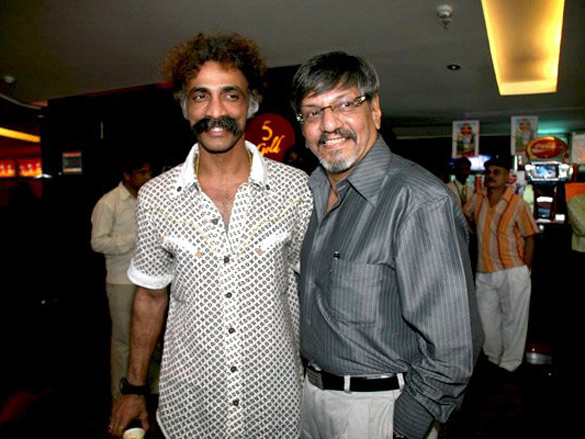 amol palekar and makrand at the media meet of samaantar 2