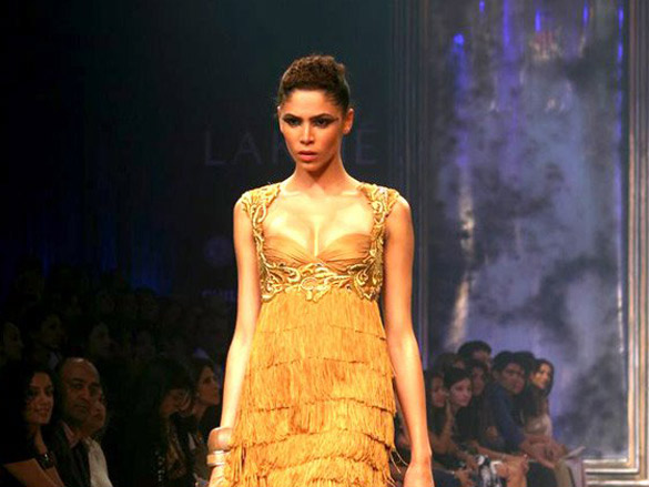 arjun rampal graces tarun tahiliani lfw finale show 12