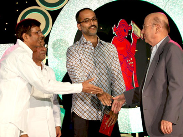 big b recieves lifetime achievement at mami closing ceremony 7