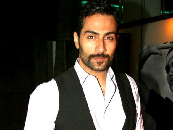 bollywood and fashion rocks at the launch of eskimovie 15