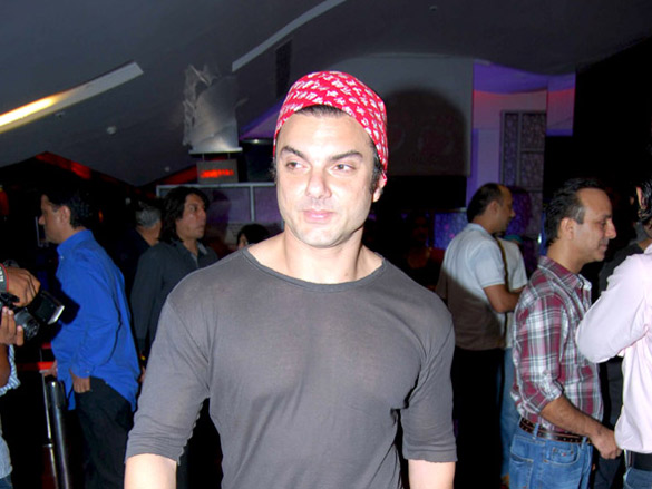 celebrities grace the special screening of three 4