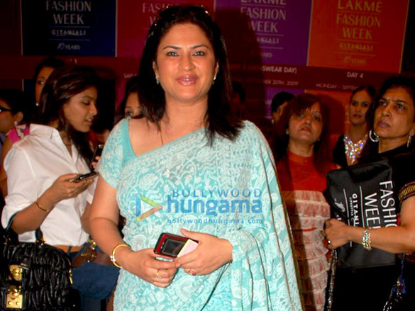 dia mirza and sameera reddy walk the ramp for neeta and nishka lulla at the lakme fashion week 09 18