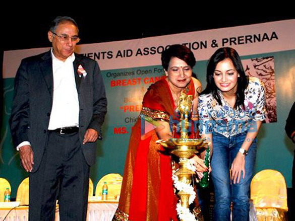 dia mirza cheers cpaa kids 2