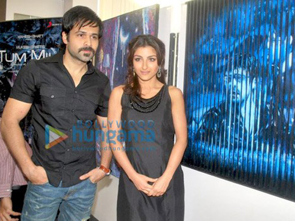 emraan and soha ali khan unveil tum mile 3d painting 7