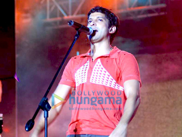 farhan akhtar performs live at a star rocks show 7