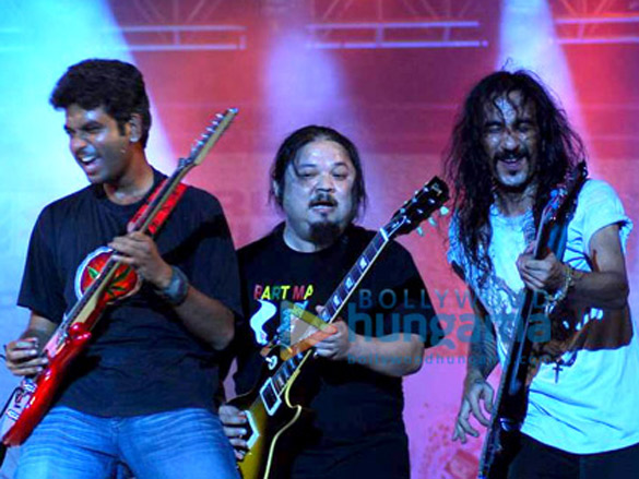 farhan akhtar performs live at a star rocks show 9