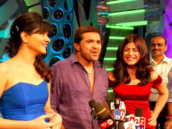 film promotion of radio on the sets of comedy circus 2