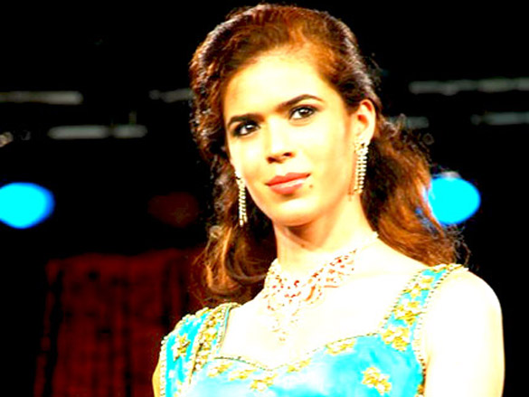 giselle walks for jade at gitanjali derby fashion show 22