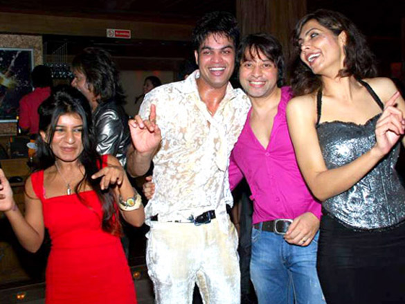 glamorous models at yuvraaj parashars birthday bash 2