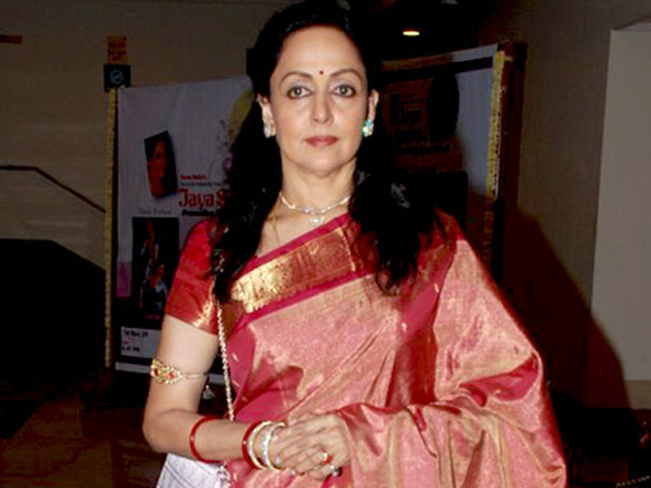 hema malini graces classical dance performance 9