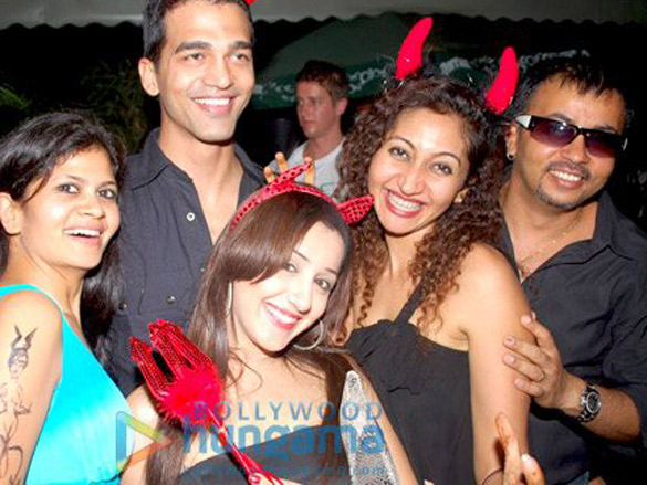 imran khan and dino morea at elbo room halloween bash 14