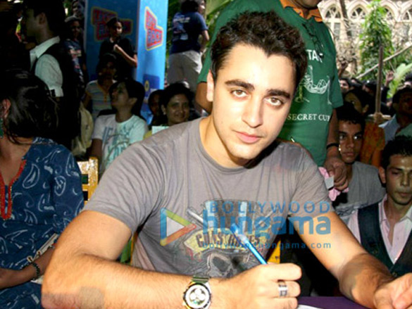 imran khan judges a dance contest at malhar fest 4