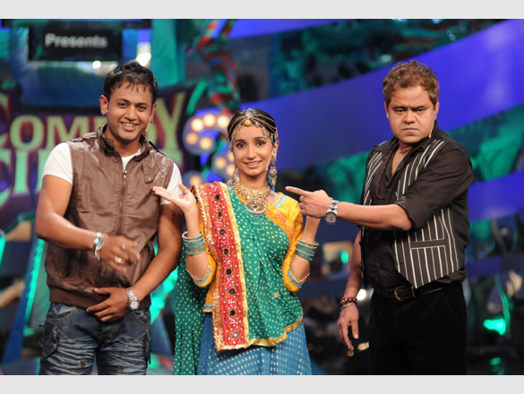 ritesh and jacqueline promote aladin on comedy circus 3 11