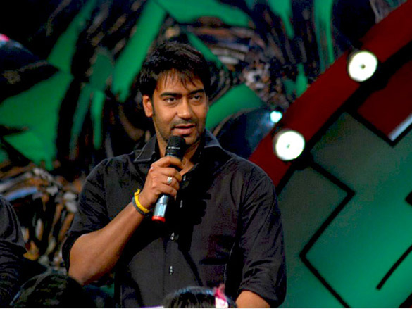 sanjay dutt and ajay devgan promote all the best 4