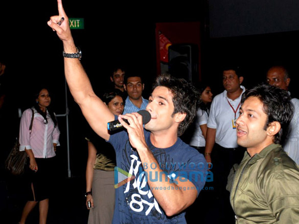 shahid kapoor at kaminey promotional event 10