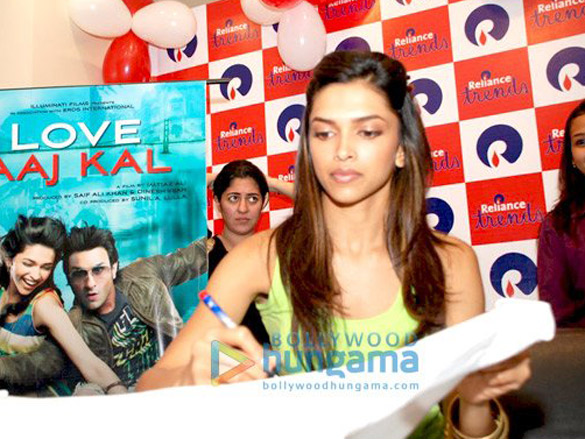 deepika promotes love aaj kal in mumbai 2
