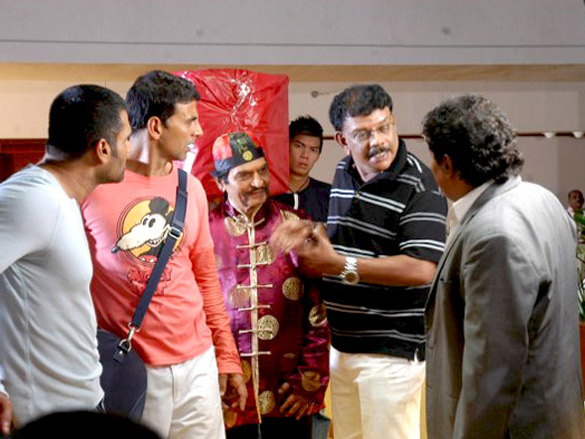 on the sets of de dana dan 16