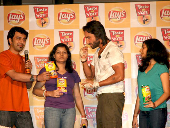 saif ali khan launches lays consumer co created flavours 3