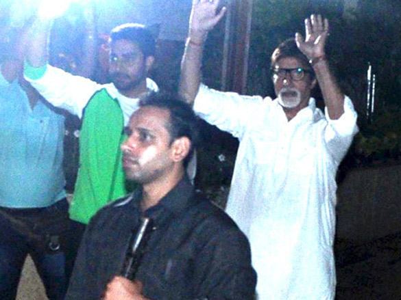 amitabh and abhishek bachchan spotted at jalsa 5