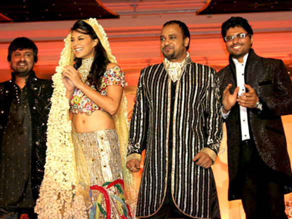 jacqueline fernandez walks for shagun riyaz gangji show 3