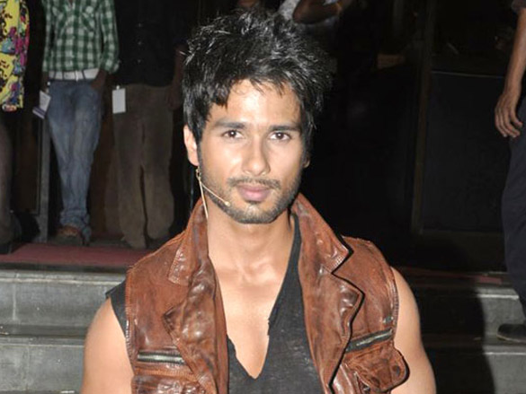 salman vivek shahid and sania grace femina miss india 2010 contest 6