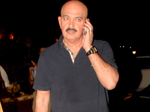 hrithik roshan leaves for new york kites premiere with parents 8