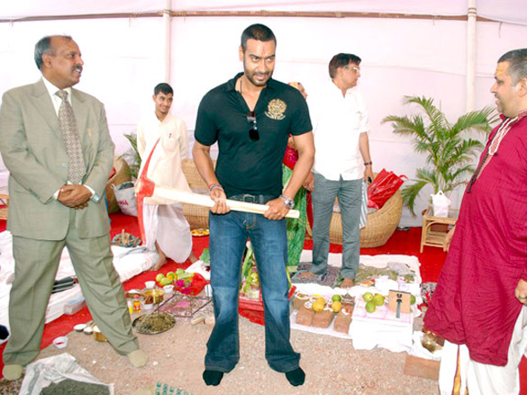 ajay devgn inaugurates roha groups satsang bharti township 5