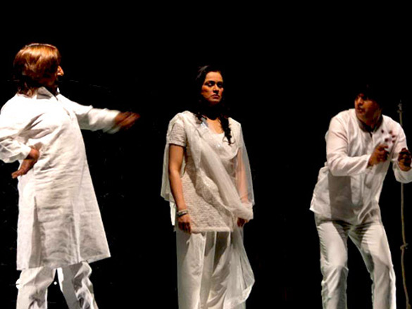 shakti kapoor and padmini at the play aasman se gire khajoor pe atke 3