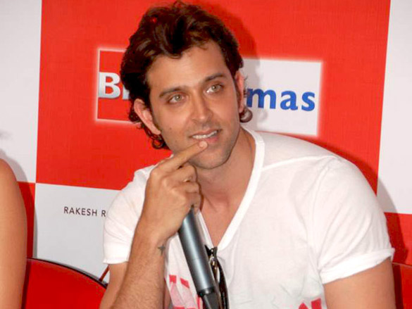 hrithik roshan promotes kites at r city 7