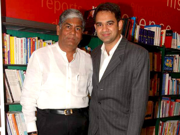 actor mayank anands book reading 8