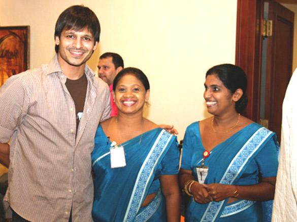 stars arrive at colombo for iifa awards 2010 3