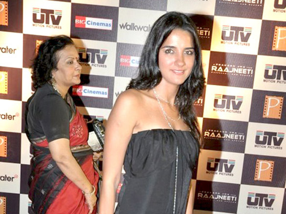 premiere of raajneeti 25