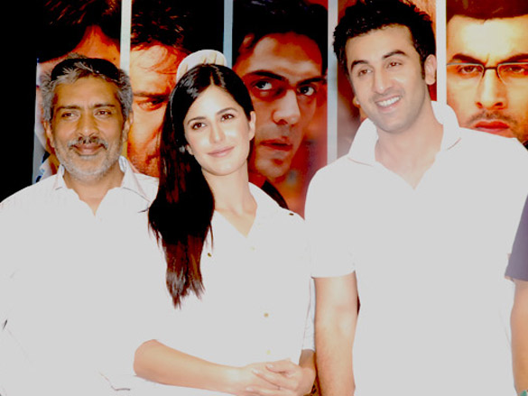 cast and crew at raajneeti press meet in bangalore 8