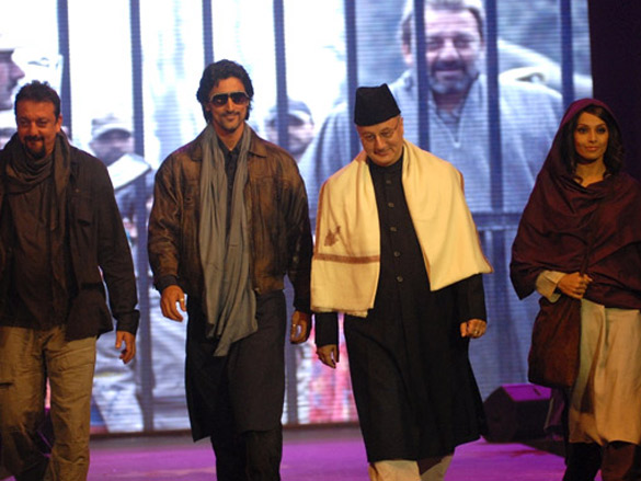 casts of lamhaa walk the ramp at iifa fashion show 2