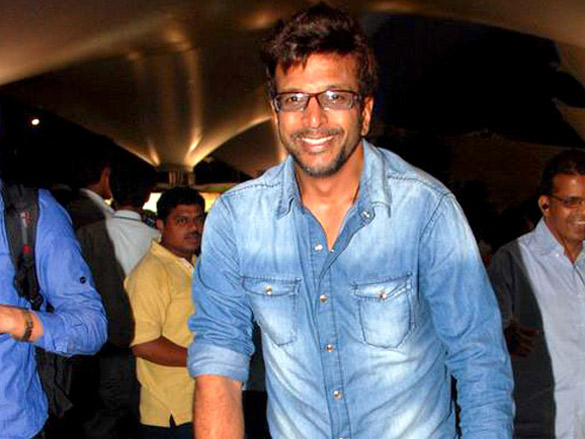 salman riteish and sohail arrive back from iifa sri lanka 11
