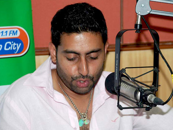 abhishek bachchan promotes raavan on radio city 91 1 fm 4