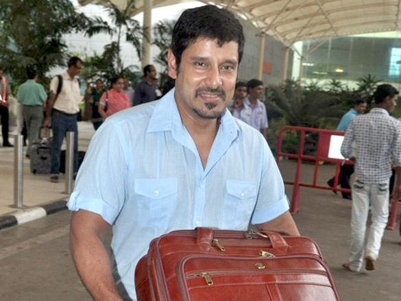 aishwarya mani and vikram return from hyderabad raavan promotions 6