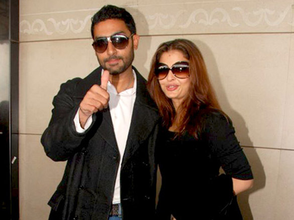 aishwarya and abhishek leave for raavan london premiere 6