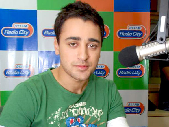 imran khan promotes i hate luv storys on radio city 91 1 fm 4