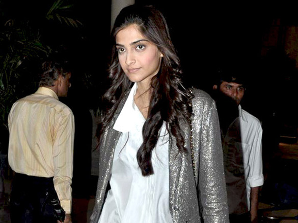 sonam kapoor returns from ahmedabad i hate luv storys promotions 3