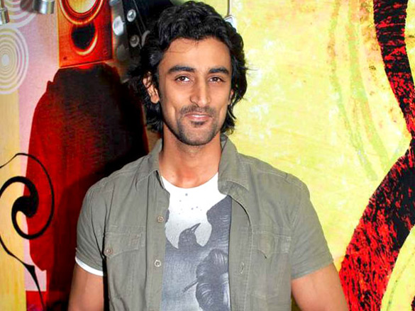 kunal kapoor promotes lamhaa on radio city 91 1 fm 8