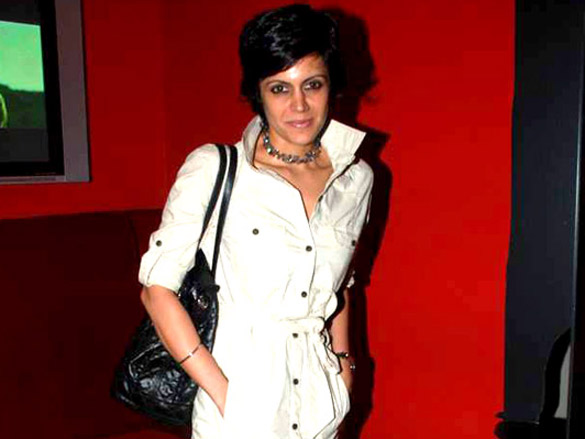 sonam kapoor and aisha team at twilight eclipse premiere 8