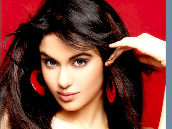 adah sharma 31