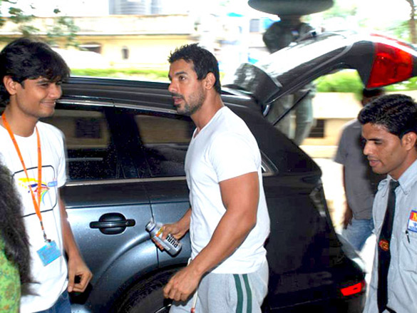 john abraham promotes aashayein at radio city 91 1 fm 11