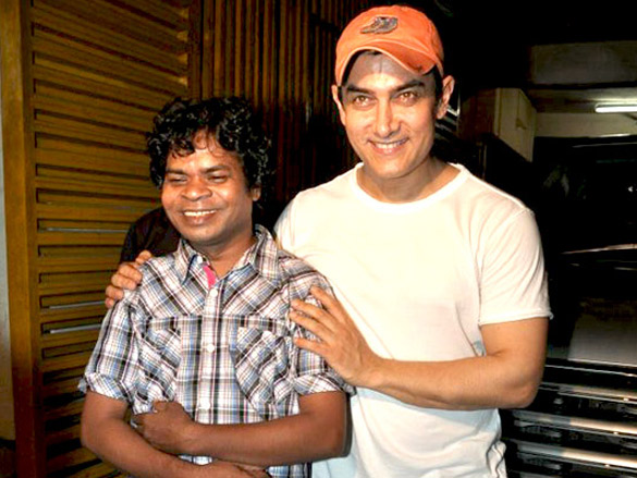 salman aamir and others at the special screening of peepli live 5