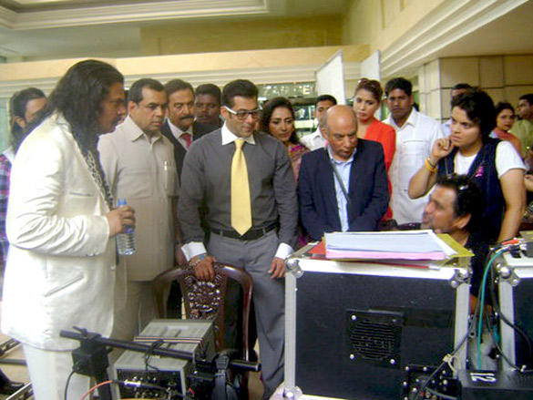 on the sets of ready 2