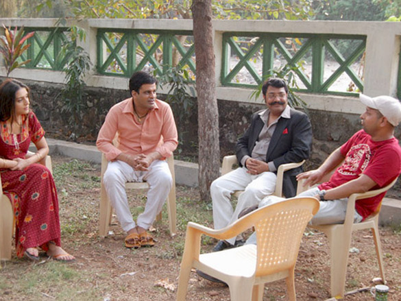 on the sets of dus tola 5