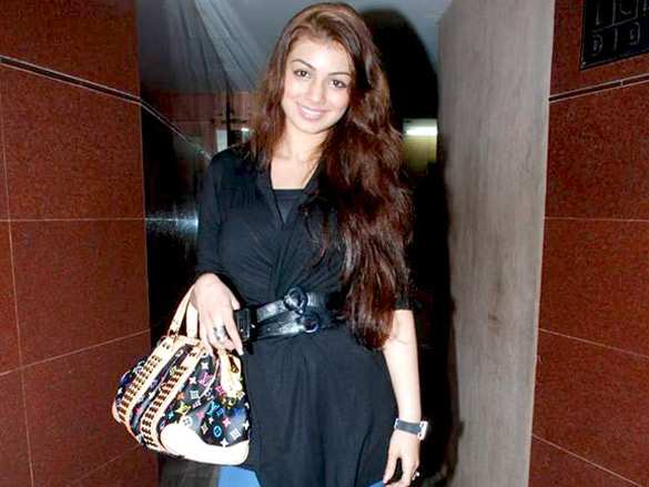 john and ayesha takia at aashayein screening 5